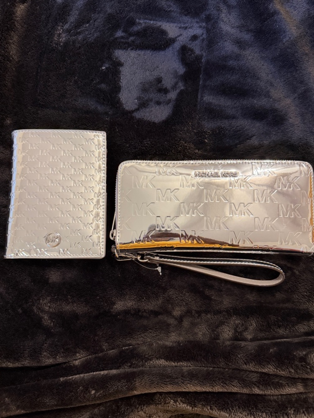Michael Kors Silver Embossed MK Zip Wallet & Cardholder Set